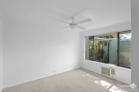 Property photo of 4 Berri Place Helensvale QLD 4212