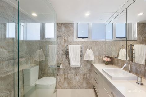 Property photo of 28A/1 Albert Avenue Broadbeach QLD 4218