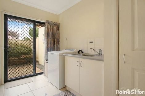 Property photo of 2 David Street South Albury NSW 2640