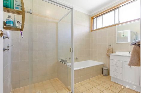 Property photo of 13 Amsdale Avenue Macquarie Hills NSW 2285