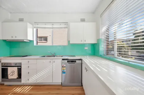Property photo of 2/17 Richmond Avenue Dee Why NSW 2099