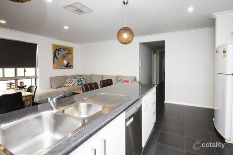 Property photo of 2 Victoria Cross Parade Wodonga VIC 3690