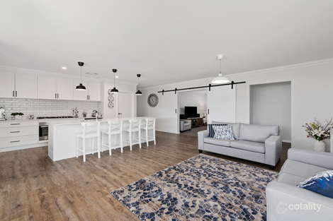 Property photo of 28 Rosemeadow Drive Gwandalan NSW 2259