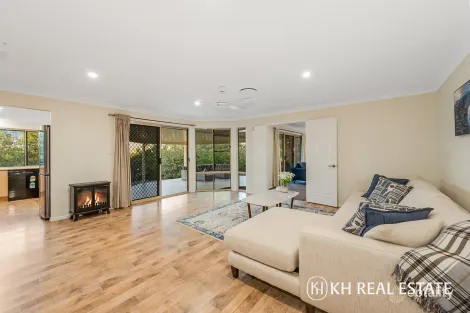 Property photo of 8 Ken Duncombe Drive Cashmere QLD 4500