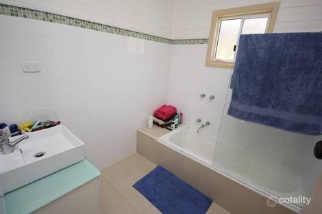 Property photo of 40 Louise Court Haddon VIC 3351