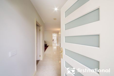 Property photo of 31 Sallybrook Circuit Narre Warren VIC 3805