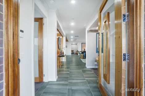 Property photo of 3 Masters Crescent Mambourin VIC 3024