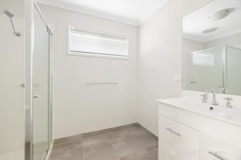Property photo of 5 Blake Place Brookfield VIC 3338