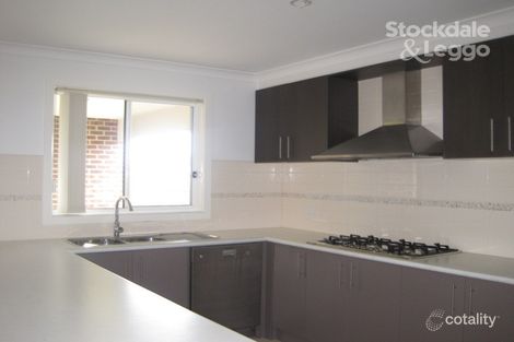 Property photo of 3 Gallery Way Pakenham VIC 3810