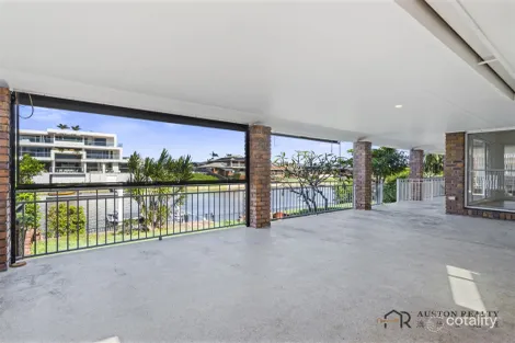 Property photo of 33 Firmin Court Mermaid Waters QLD 4218