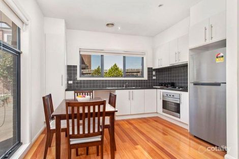 Property photo of 2/6 Roslyn Street Strathmore VIC 3041