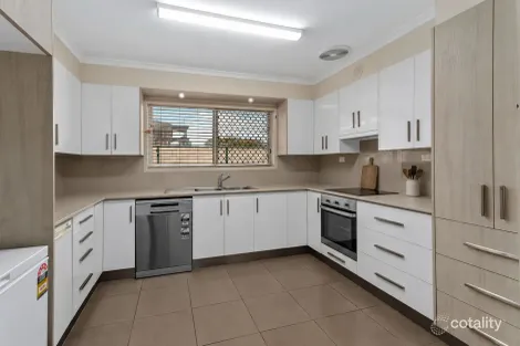4 Livingstone St, Strathpine, QLD 4500