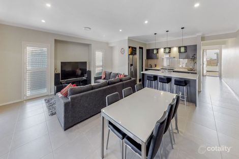 Property photo of 8 Scorpius Ridge Cameron Park NSW 2285