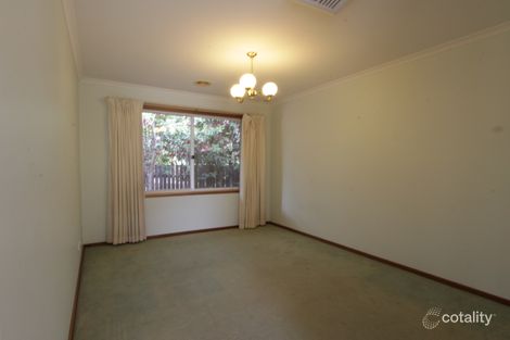 Property photo of 5 Stromlo Place Jerrabomberra NSW 2619