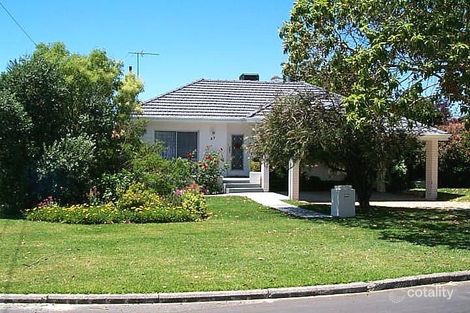 3 Goodhew St, Alfred Cove, WA 6154