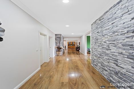 Property photo of 2 Pandra Place Brookfield VIC 3338