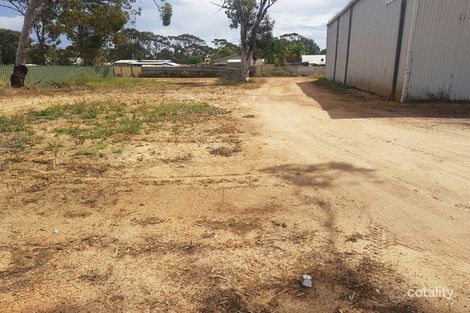 12 Lee Steere St, Moora, WA 6510