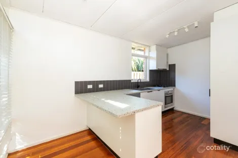 Property photo of 17 Bayside Grove Seaford VIC 3198
