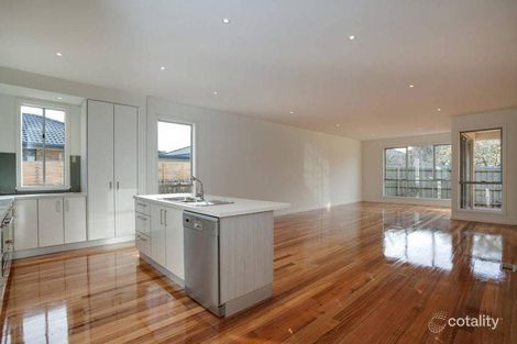 Property photo of 66 Warranilla Avenue Rosebud VIC 3939