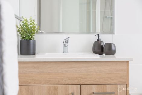 Property photo of 28 Wright Crescent Flinders View QLD 4305