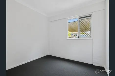 Property photo of 16 School Road Wynnum West QLD 4178