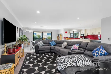 Property photo of 28 Birkshire Parade Penguin TAS 7316