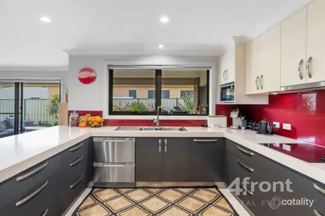 Property photo of 28 Birkshire Parade Penguin TAS 7316