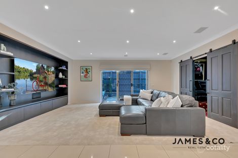 Property photo of 17 Sargood Drive South Morang VIC 3752