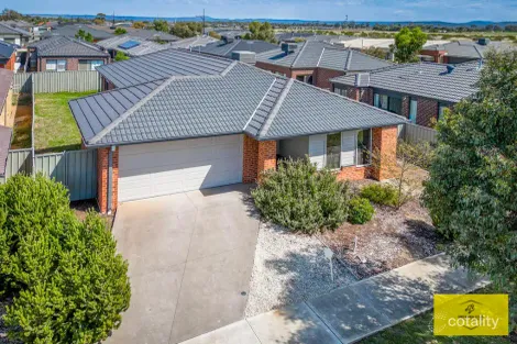 201 Dalray Cres, Kurunjang, VIC 3337