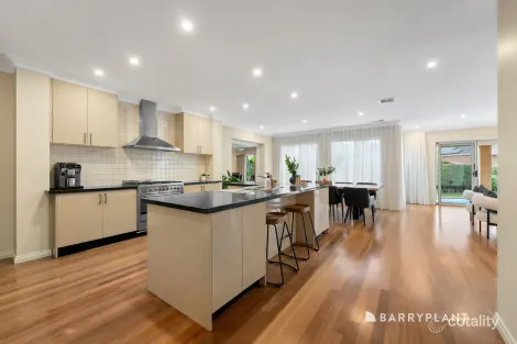 Property photo of 8 Merton Place Mill Park VIC 3082