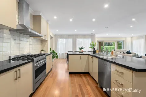 Property photo of 8 Merton Place Mill Park VIC 3082