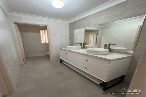 Property photo of 8 Waterford Way Glenmore Park NSW 2745
