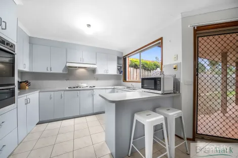 Property photo of 2/64 Cottrell Street Werribee VIC 3030