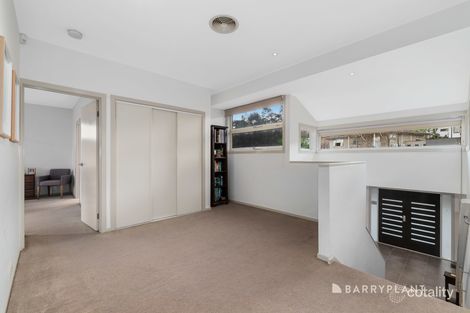 Property photo of 52 Crestwood Avenue Macleod VIC 3085