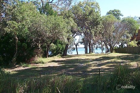 63 Coast Rd, Macleay Island, QLD 4184