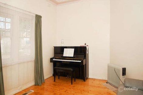 Property photo of 5 Vermont Parade Greensborough VIC 3088