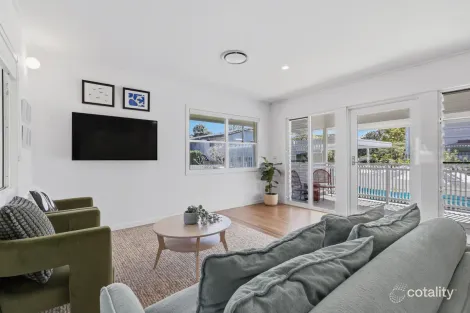 Property photo of 34 Newcastle Street Fairfield QLD 4103
