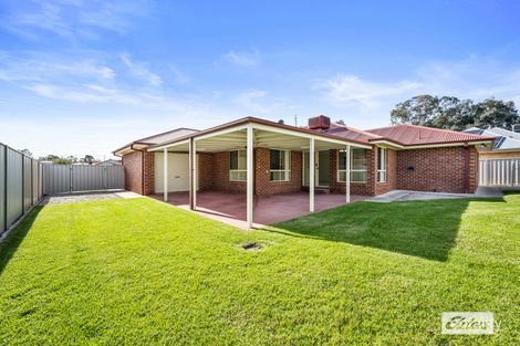 Property photo of 6 Oatlands Fairway West Wodonga VIC 3690