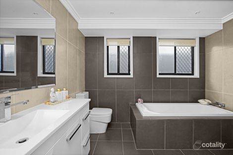 Property photo of 6 Kingston Place Abbotsbury NSW 2176