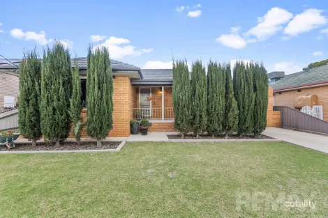 19 Nixon Cres, Tolland, NSW 2650