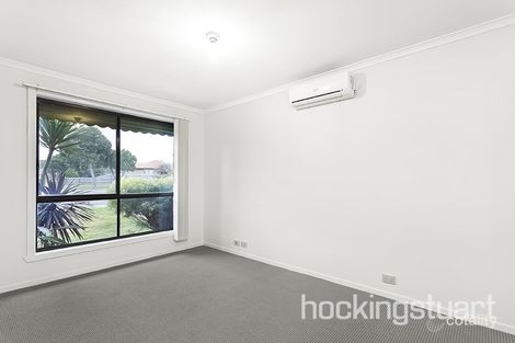 Property photo of 9 Oxley Court Melton South VIC 3338