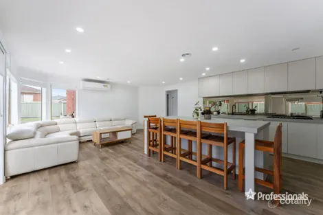 Property photo of 14 The Crest Hillside VIC 3037