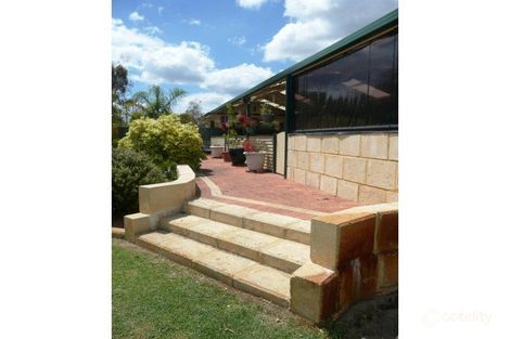 Property photo of 39 Devon Court Oakford WA 6121