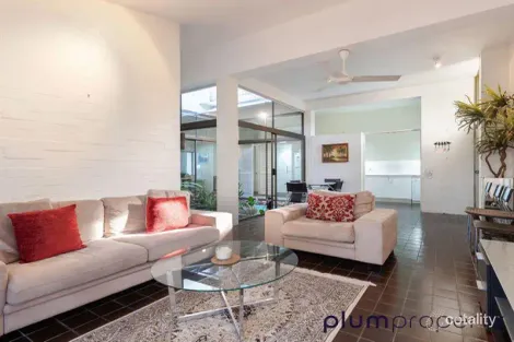 Property photo of 1/92 Ryans Road St Lucia QLD 4067