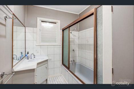 Property photo of 5 Dodd Street Newtown QLD 4350
