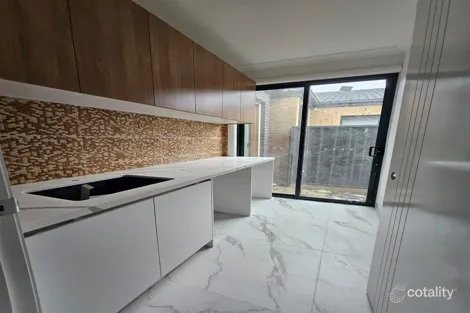 Property photo of 5 Saltaire Drive Strathtulloh VIC 3338