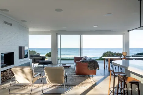 Property photo of 103A Ocean View Drive Wamberal NSW 2260