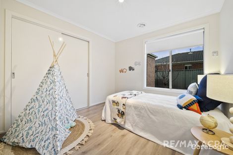 Property photo of 15 Hatchlands Drive Deer Park VIC 3023