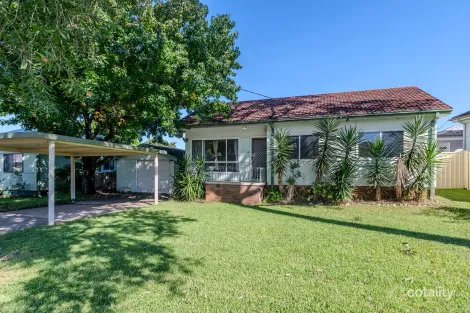 Property photo of 32 Macleay Crescent St Marys NSW 2760