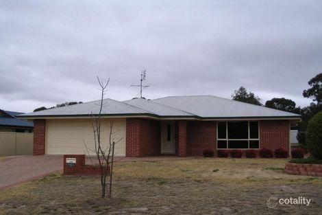 18 Fairway Cres, Stanthorpe, QLD 4380
